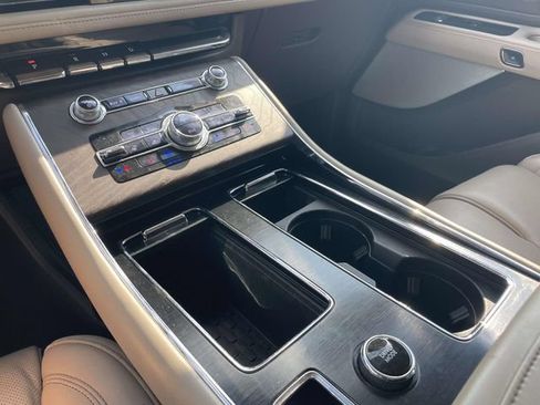 Used 2020 Lincoln Aviator Reserve w/ Equipment Group 202A AWD/4WD image 30