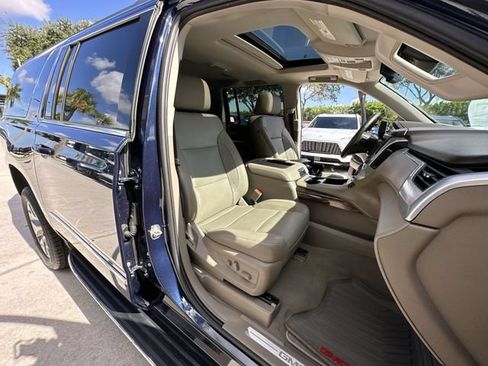 Certified 2020 GMC Yukon XL SLT w/ HD Trailering Package RWD image 34