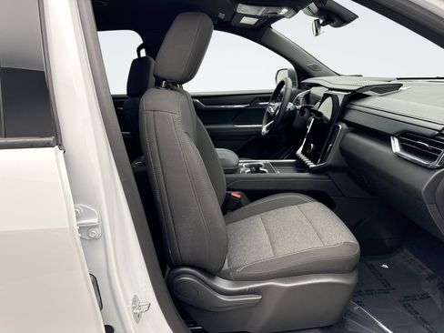 Used 2025 GMC Acadia Elevation image 19