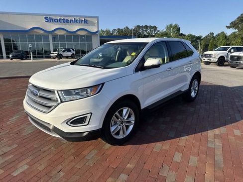 Used 2017 Ford Edge SEL w/ Equipment Group 201A FWD image 4