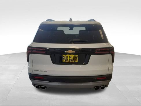New 2026 Chevrolet Traverse LT w/ LPO, Floor Liner Package FWD image 5