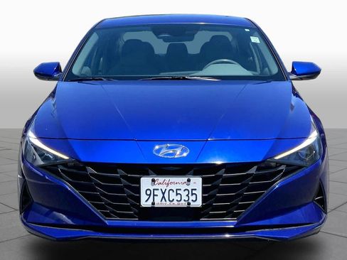 Used 2023 Hyundai Elantra SEL w/ Convenience Package FWD image 3
