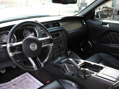 Used 2011 Ford Mustang GT Premium RWD image 9