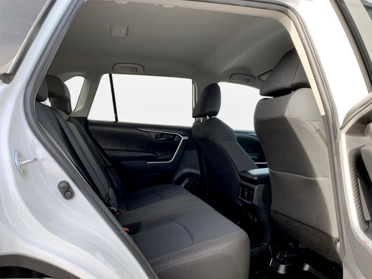 Used 2022 Toyota RAV4 LE AWD/4WD image 17