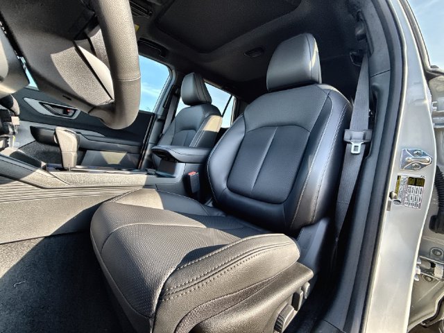 New 2026 Subaru Outback Limited AWD/4WD image 13