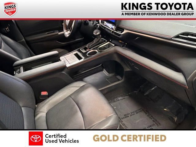 Used 2025 Toyota Sienna XSE AWD/4WD image 11