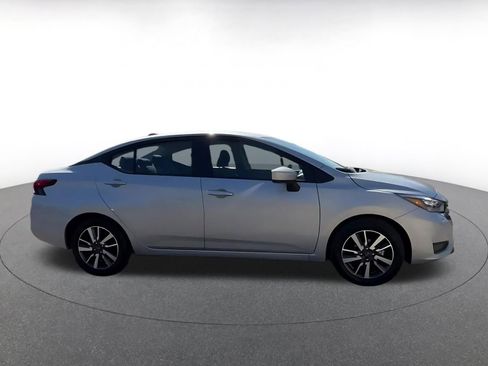 Used 2025 Nissan Versa SV image 16