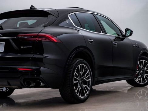 Certified 2024 Maserati Grecale GT image 10