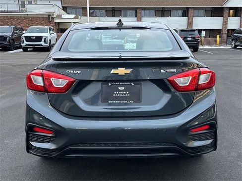 Used 2018 Chevrolet Cruze Premier image 7