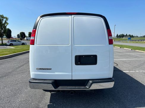 Used 2020 Chevrolet Express 2500 w/ Driver Convenience Package RWD image 9