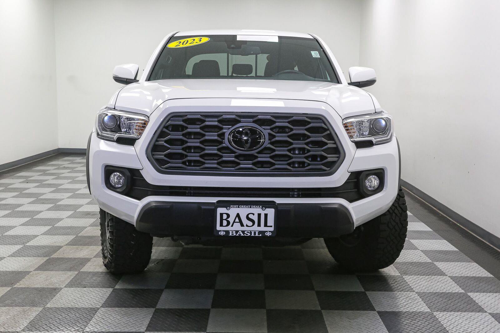 Used 2023 Toyota Tacoma TRD Off-Road AWD/4WD image 3