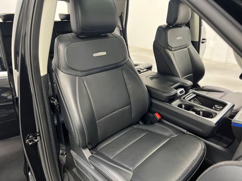 Used 2025 Ford Expedition Platinum AWD/4WD image 24