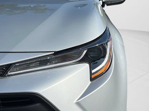 Used 2025 Toyota Corolla LE FWD image 9