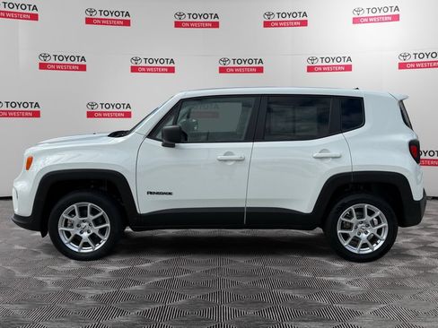 Used 2023 Jeep Renegade Latitude AWD/4WD image 8