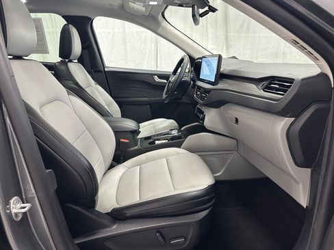 Used 2025 Ford Escape Platinum image 56