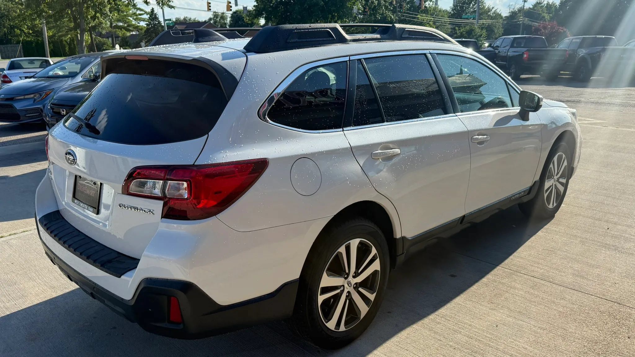 Used 2019 Subaru Outback 2.5i Limited AWD/4WD image 3