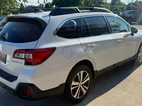 Used 2019 Subaru Outback 2.5i Limited AWD/4WD image 3