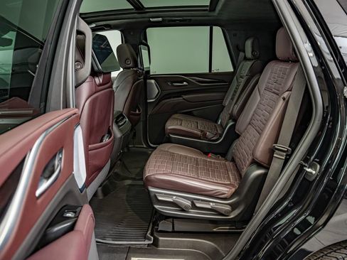 Used 2024 Cadillac Escalade Sport Platinum w/ Heavy-Duty Trailer Package AWD/4WD image 36