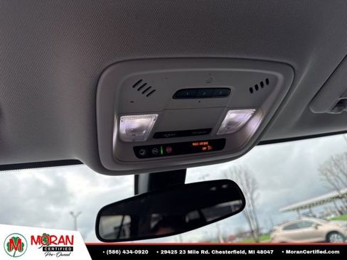 Used 2021 Chevrolet Traverse LT FWD image 21