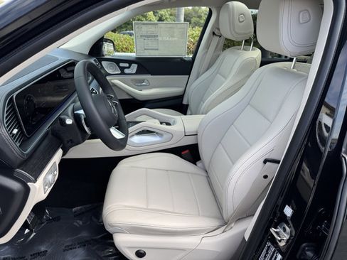 New 2025 Mercedes-Benz GLS 450 4MATIC image 2