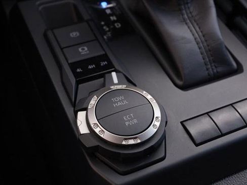 Certified 2024 Toyota Tacoma SR5 image 18