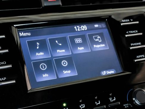 Used 2019 Toyota Camry LE FWD image 27