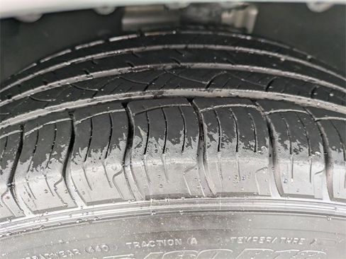 Used 2023 Ford Edge SEL w/ Convenience Package image 11