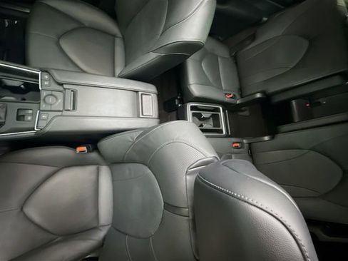 Used 2024 Toyota Grand Highlander Limited image 22