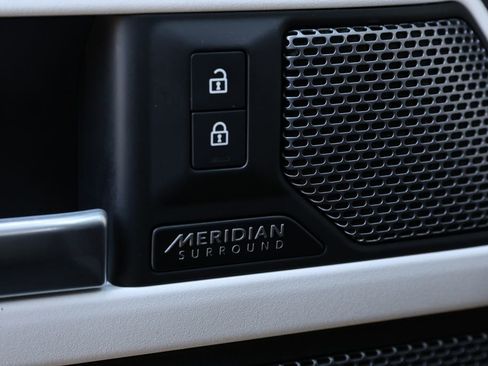 Used 2022 Land Rover Defender 110 SE AWD/4WD image 20