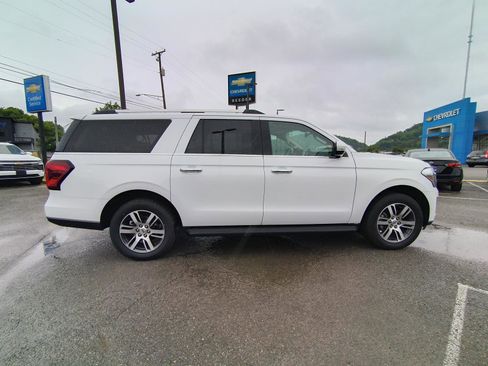 Used 2024 Ford Expedition Max Limited AWD/4WD image 2
