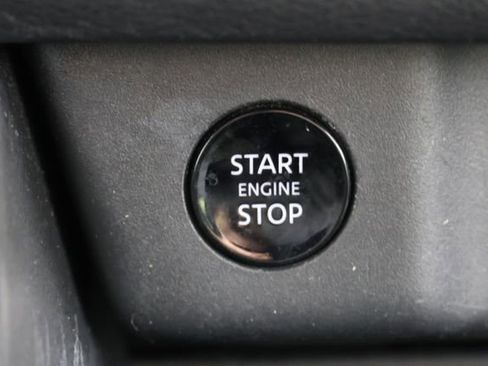 Used 2024 Nissan Rogue SV image 15