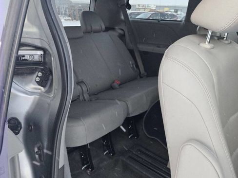 Used 2018 Toyota Sienna XLE image 15