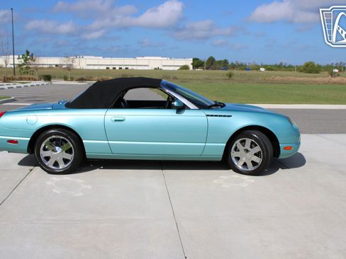 Used 2002 Ford Thunderbird image 33