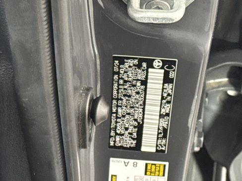 Used 2024 Toyota Corolla LE FWD image 28