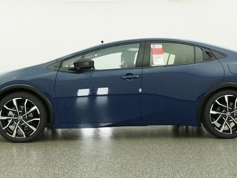 New 2026 Toyota Prius Plug-In Hybrid FWD image 11