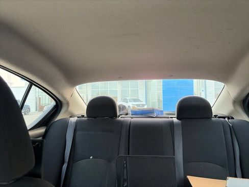 Used 2013 Nissan Versa FWD image 11