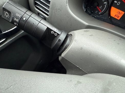 Used 2019 Nissan Frontier SV image 29