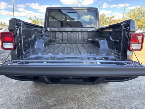 New 2026 Jeep Gladiator Sport image 6