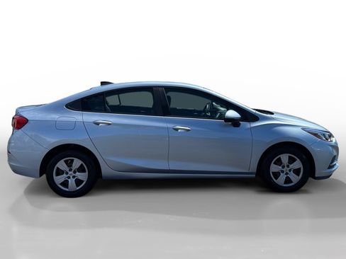 Used 2018 Chevrolet Cruze LS FWD image 6