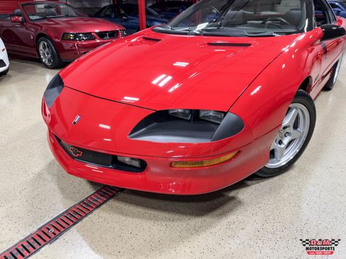 Used 1994 Chevrolet Camaro Z28 RWD image 32