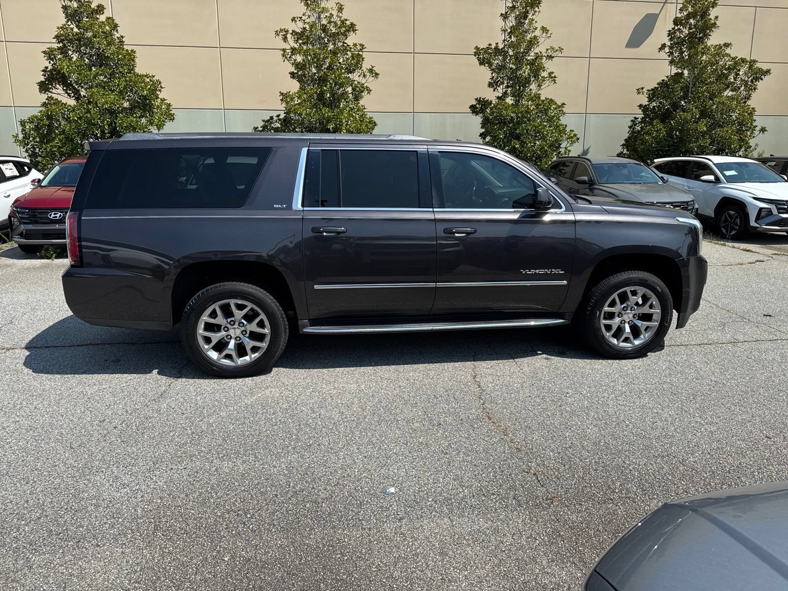 Used 2018 GMC Yukon XL SLT w/ Open Road Package RWD image 5