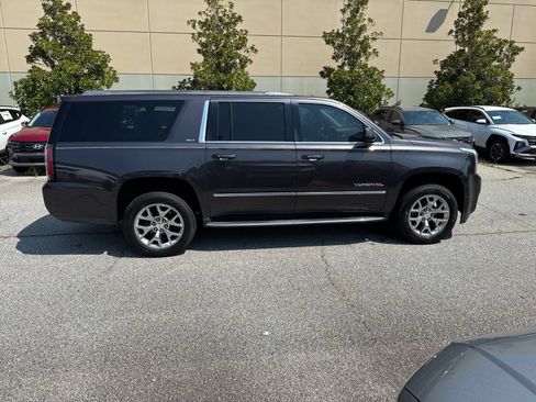 Used 2018 GMC Yukon XL SLT w/ Open Road Package RWD image 5