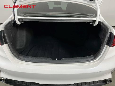 Used 2023 Kia Forte GT-Line w/ GT-Line Technology Package FWD image 10