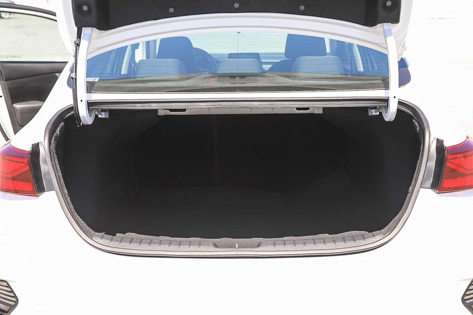 Used 2023 Kia Forte LXS w/ LXS Technology Package FWD image 25