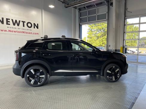 New 2026 Nissan Kicks SR w/ Cold Weather Package image 8