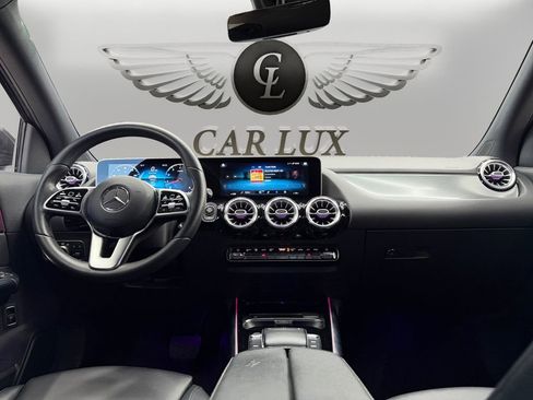 Used 2021 Mercedes-Benz GLA 250 w/ Premium Package image 11