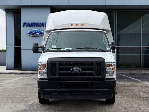 New 2024 Ford E-450 and Econoline 450 Super Duty image 2