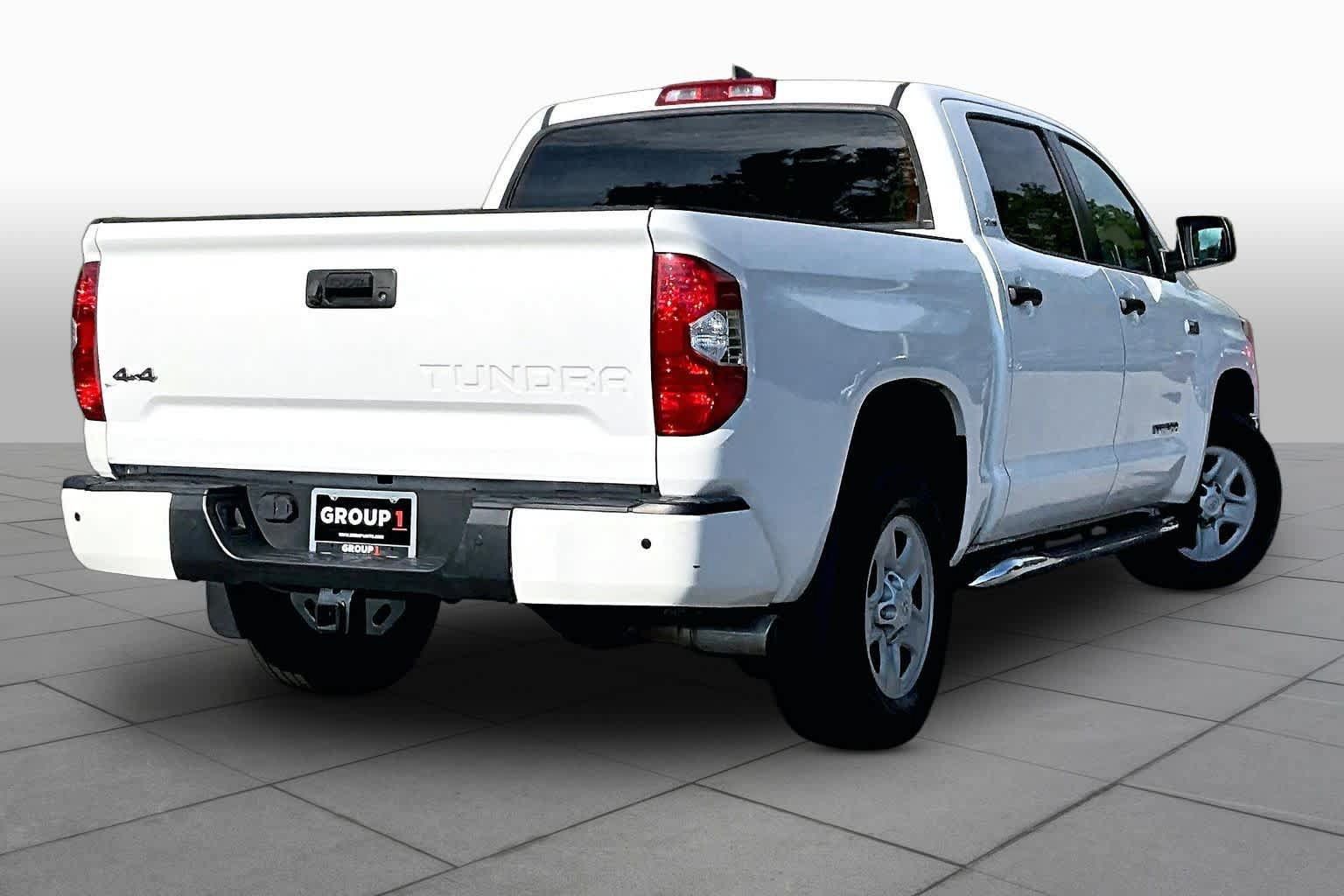 Used 2020 Toyota Tundra SR5 w/ SR5 Convenience Package AWD/4WD image 13