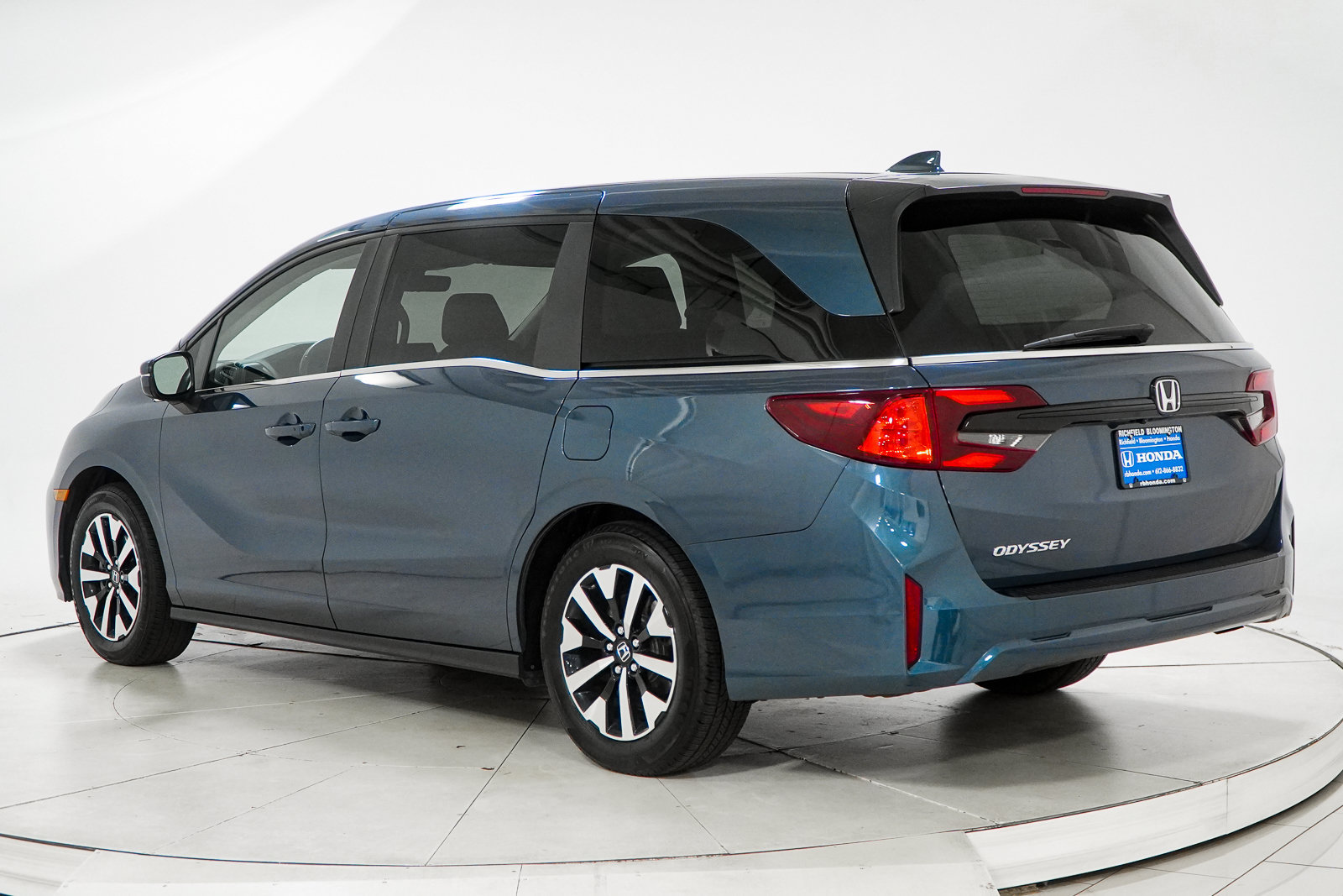 Used 2025 Honda Odyssey EX-L image 6
