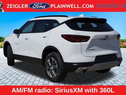 Used 2024 Chevrolet Blazer LT w/ Convenience Package FWD image 3